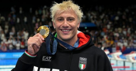 Parigi 2024: Primo oro per gli azzurri, Martinenghi vince i 100 rana